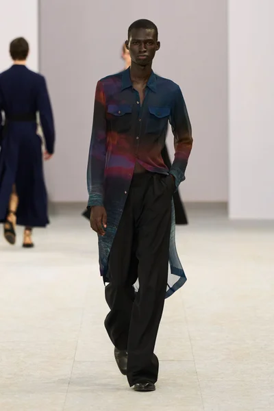 Look 60